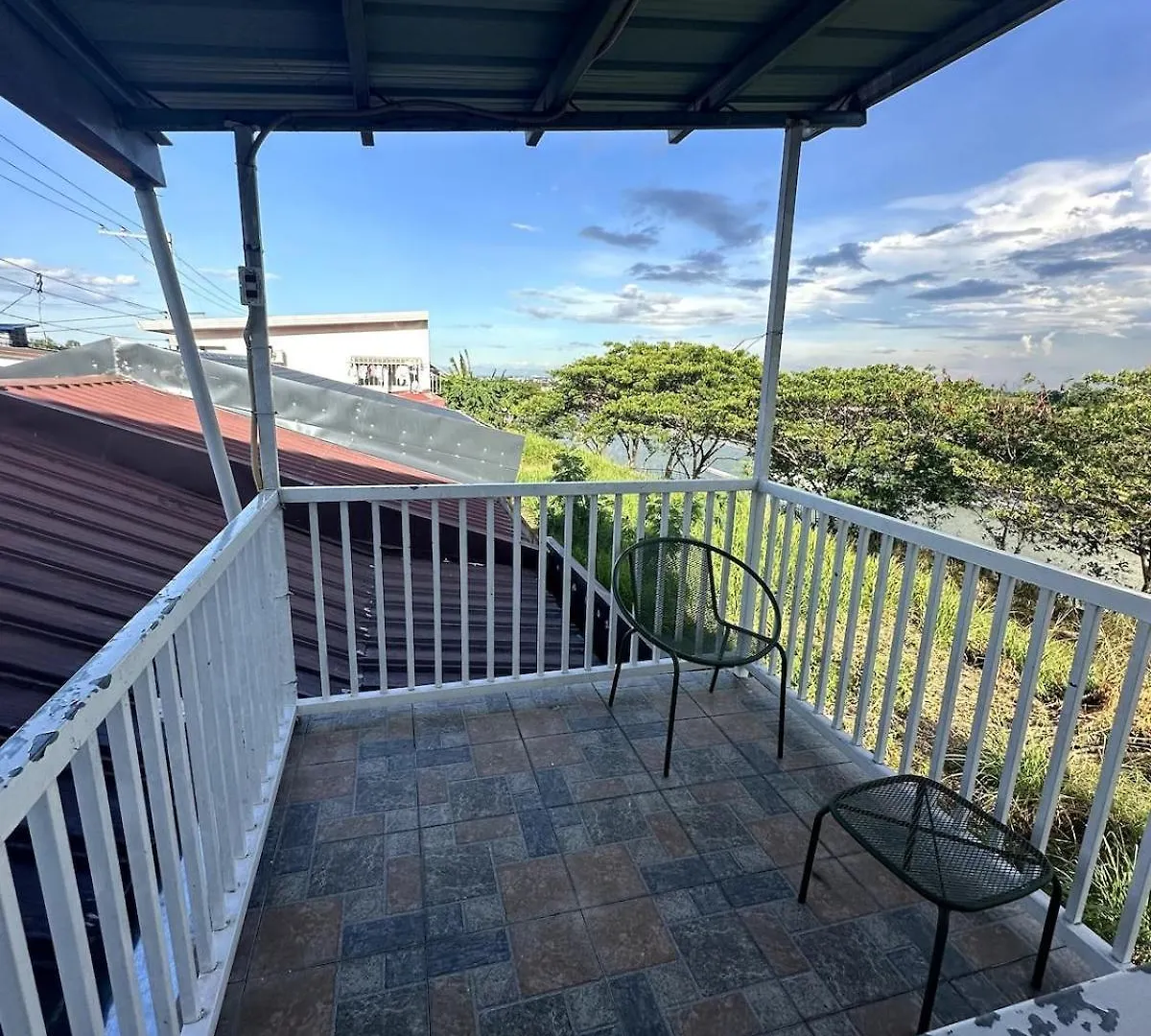 Scarlett Rae Bungalow House With Lake View Angeles